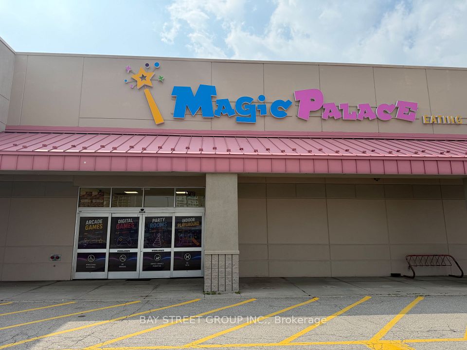 100 Edgeley Boulevard 1/2, Vaughan, ON L4K 5W7 4