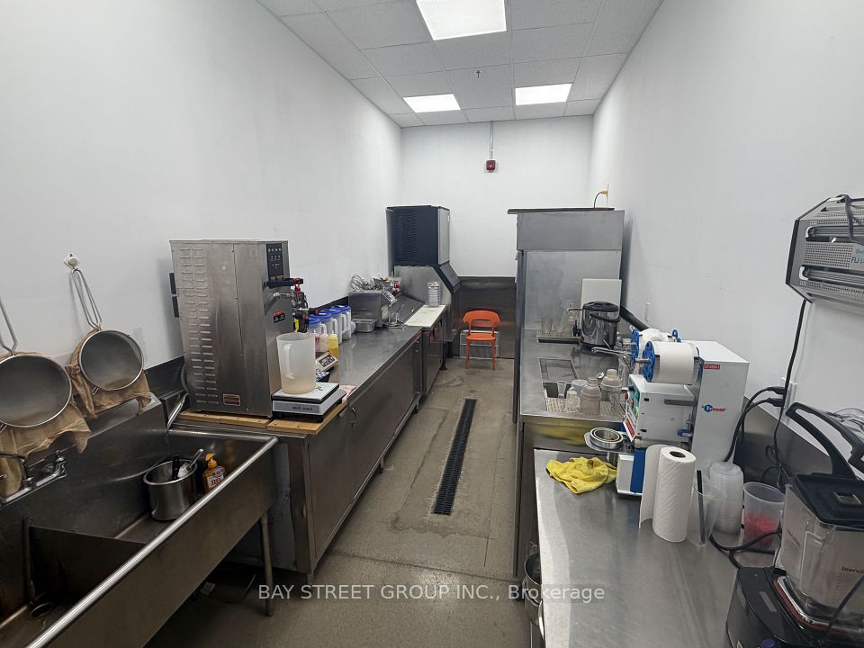 100 Edgeley Boulevard 1/2, Vaughan, ON L4K 5W7 9