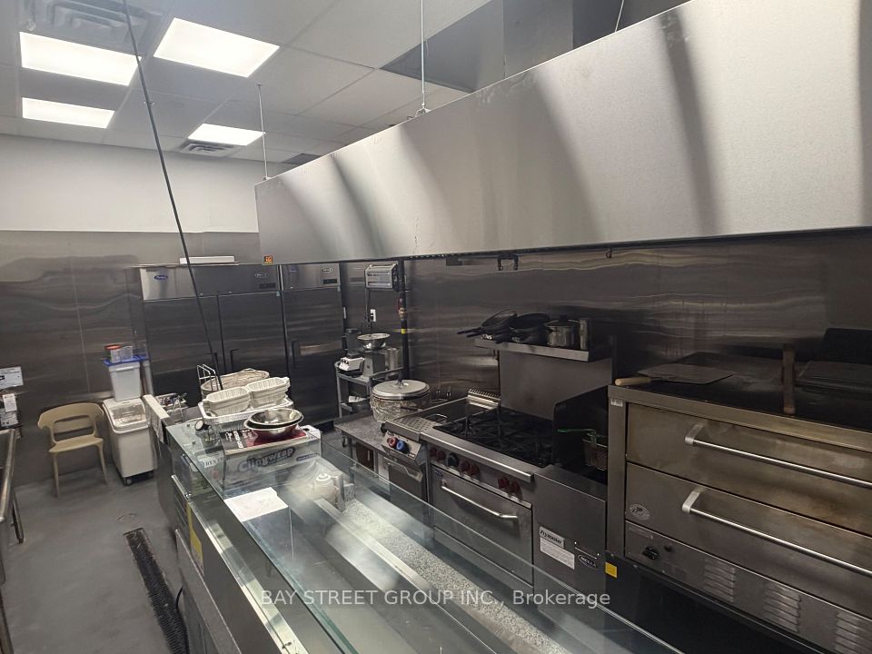 100 Edgeley Boulevard 1/2, Vaughan, ON L4K 5W7 8