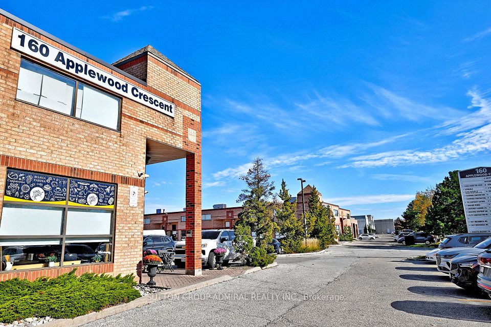 160 Applewood Crescent 26, Vaughan, ON L4K 4H2 7