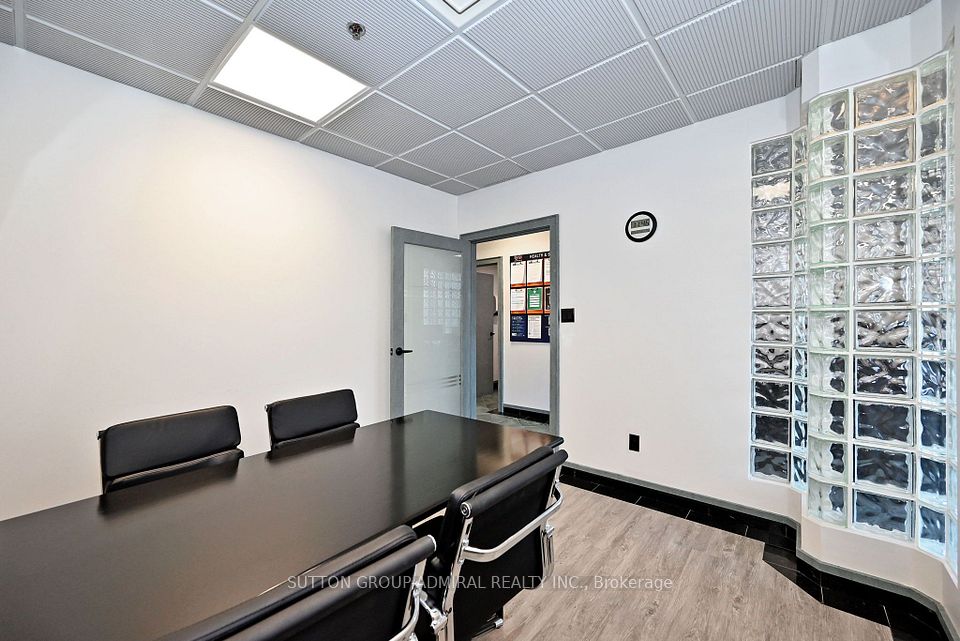 160 Applewood Crescent 26, Vaughan, ON L4K 4H2 21