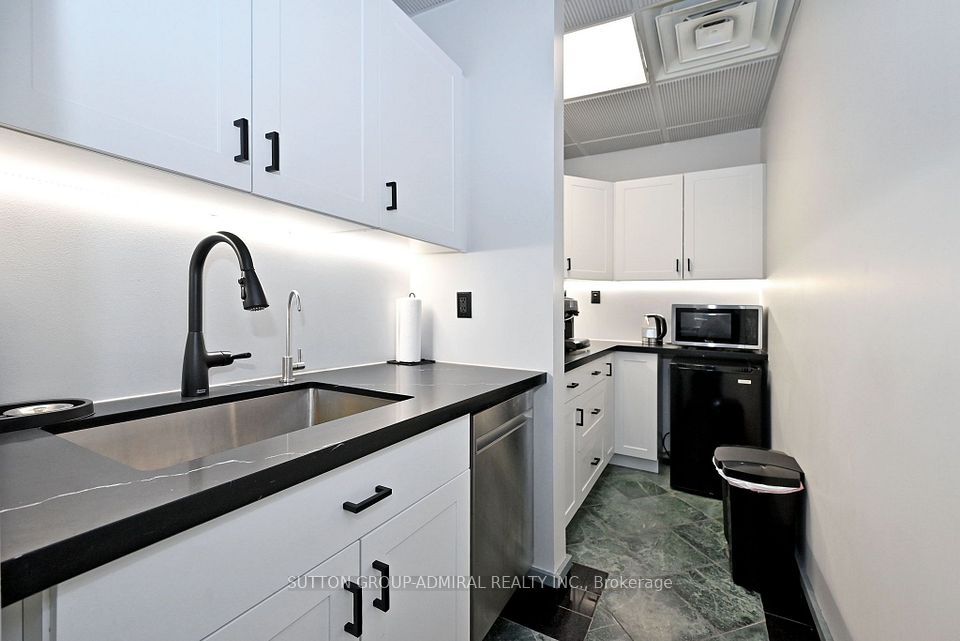 160 Applewood Crescent 26, Vaughan, ON L4K 4H2 22