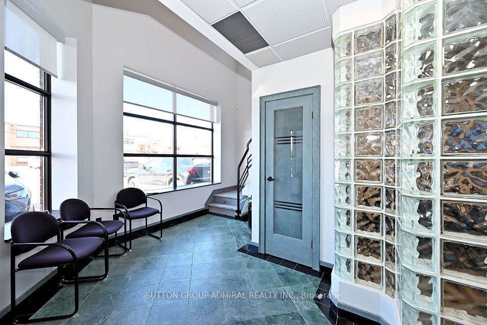 160 Applewood Crescent 26, Vaughan, ON L4K 4H2 12