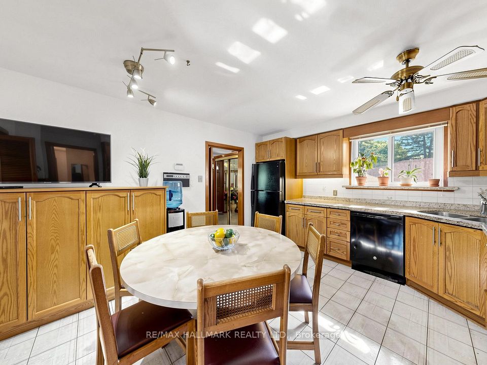 4 Multiflora Place, Markham, ON L3T 2W5 9