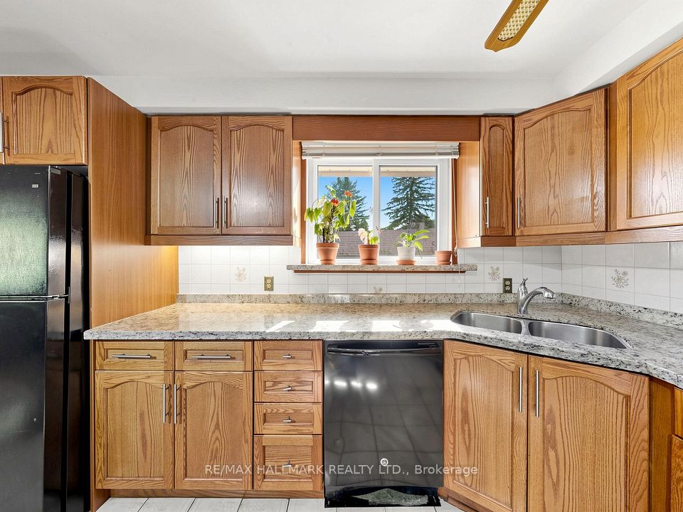 4 Multiflora Place, Markham, ON L3T 2W5 8