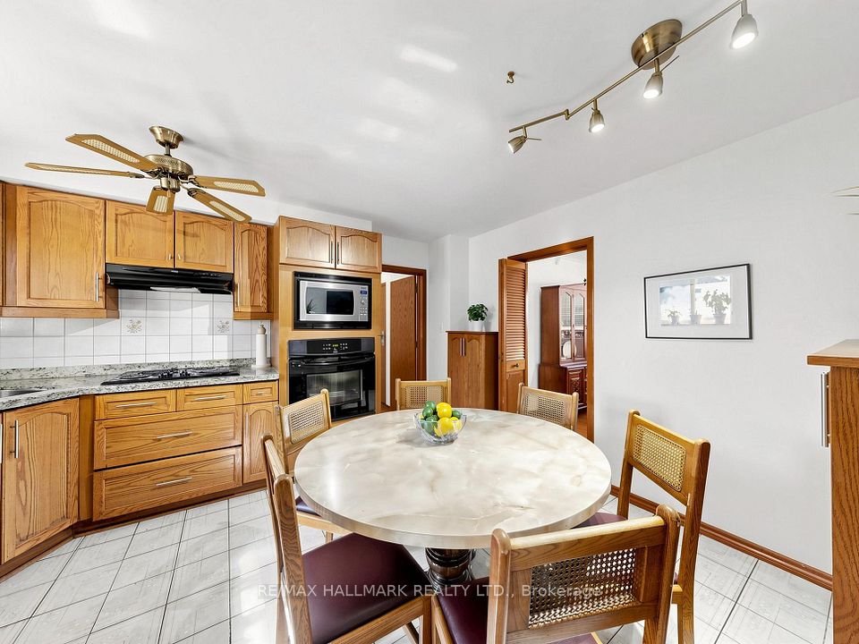 4 Multiflora Place, Markham, ON L3T 2W5 11