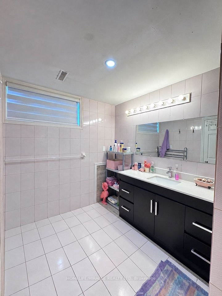 8 Keeleview Court Bsmt, Vaughan, ON L4K 2A7 18