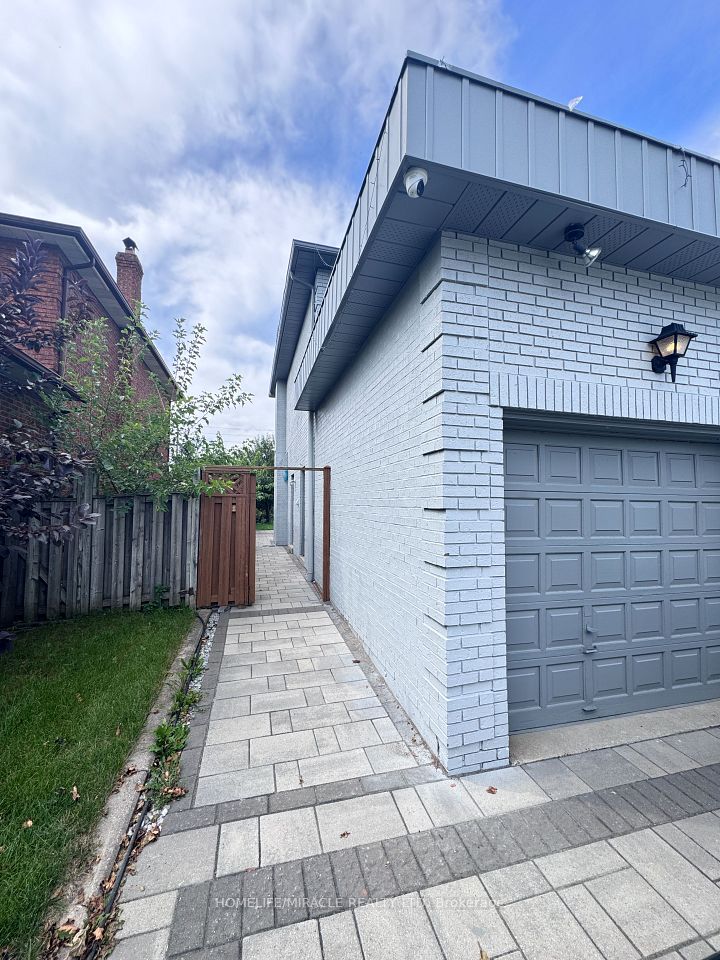 8 Keeleview Court Bsmt, Vaughan, ON L4K 2A7 2