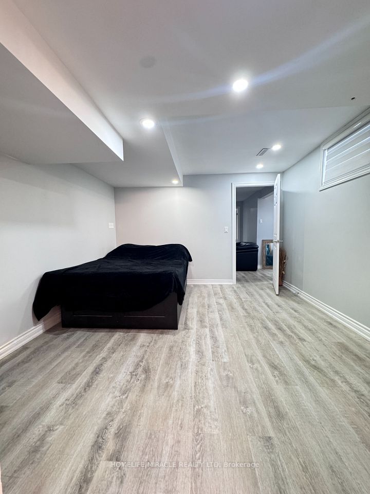8 Keeleview Court Bsmt, Vaughan, ON L4K 2A7 10