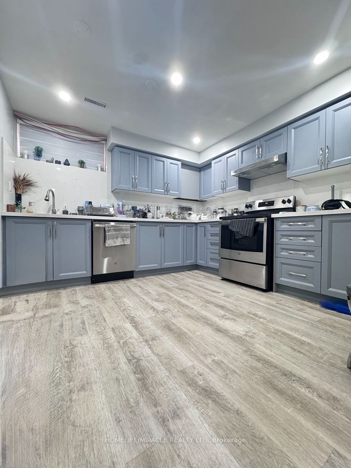 8 Keeleview Court Bsmt, Vaughan, ON L4K 2A7 4