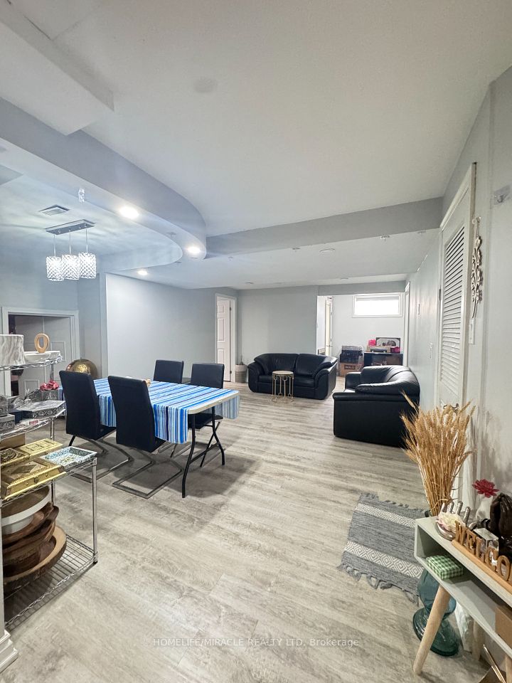 8 Keeleview Court Bsmt, Vaughan, ON L4K 2A7 7