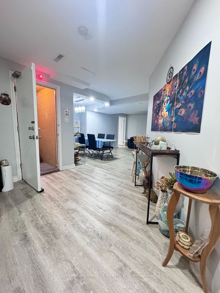 8 Keeleview Court Bsmt, Vaughan, ON L4K 2A7 12