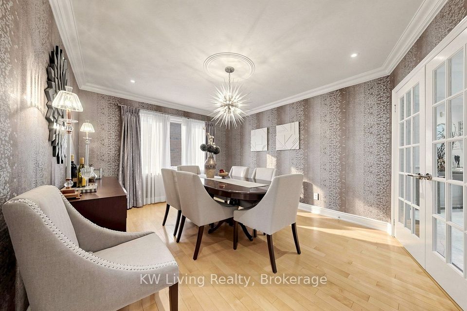 9 Hearthstone Crescent, Richmond Hill, ON L4B 3E3 5