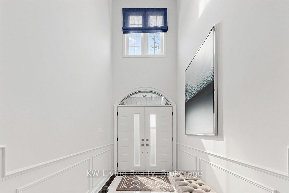 9 Hearthstone Crescent, Richmond Hill, ON L4B 3E3 22