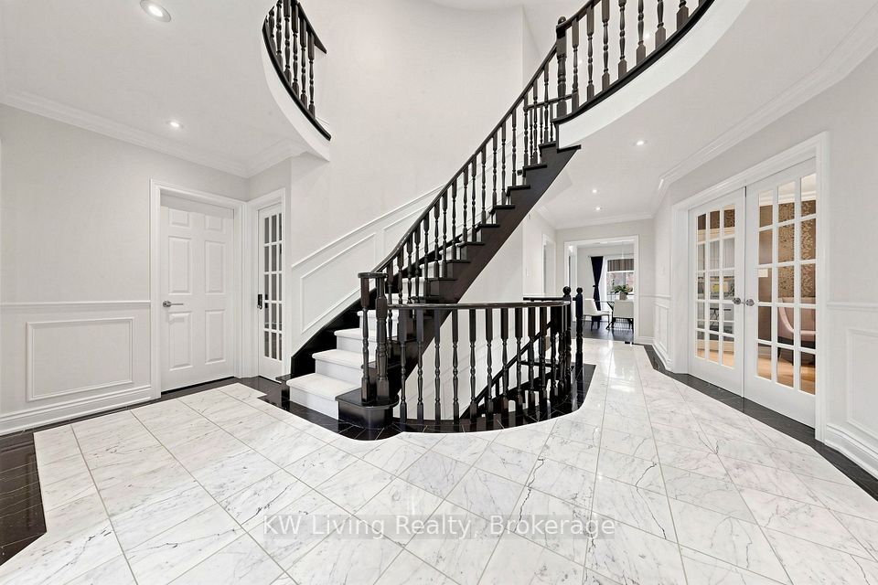 9 Hearthstone Crescent, Richmond Hill, ON L4B 3E3 20