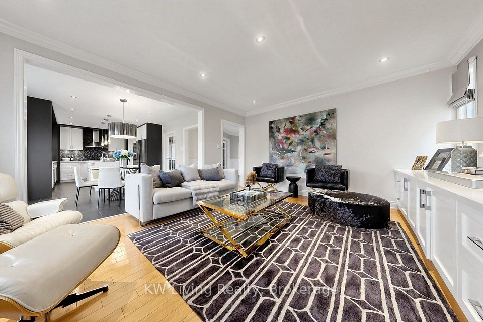9 Hearthstone Crescent, Richmond Hill, ON L4B 3E3 9