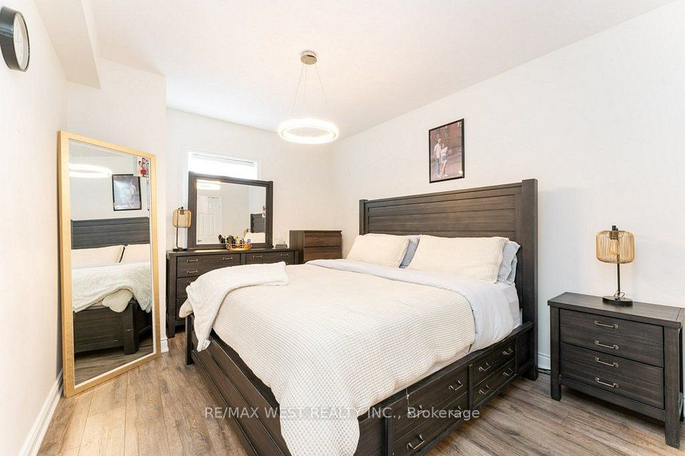 4620 Highway 7 Avenue PH 413, Vaughan, ON L4L 0B3 16