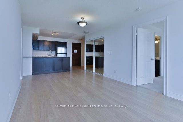 23 Cox Boulevard 572, Markham, ON L3R 7Z9 16