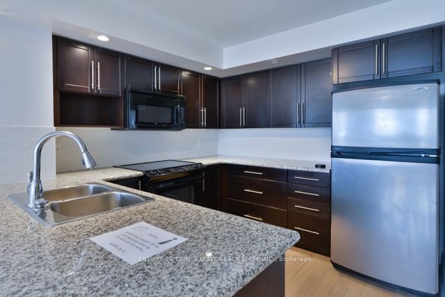 23 Cox Boulevard 572, Markham, ON L3R 7Z9 13
