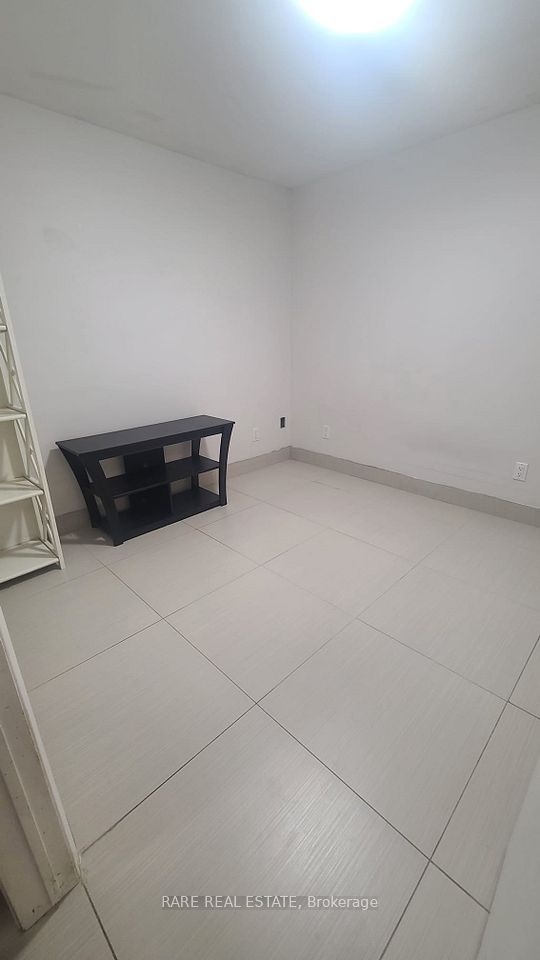 42 Fordcombe Crescent Basement, Markham, ON L3R 3E8 5