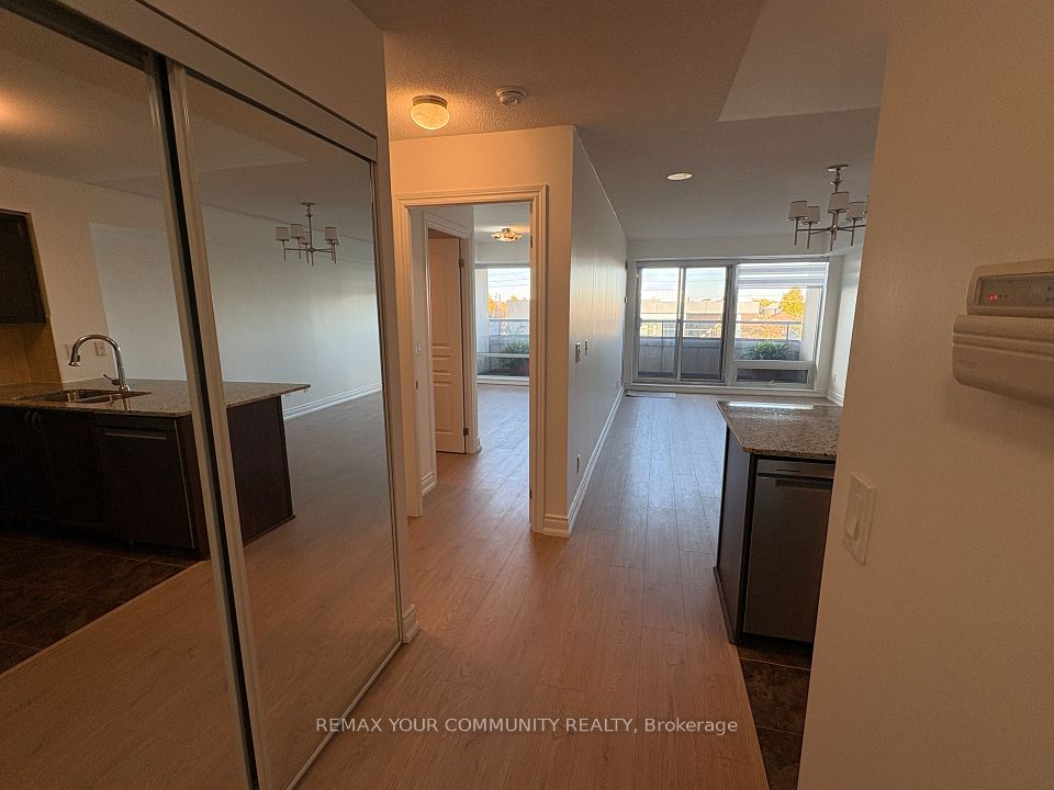 7 North Park Road 310, Vaughan, ON L4J 0C9 7