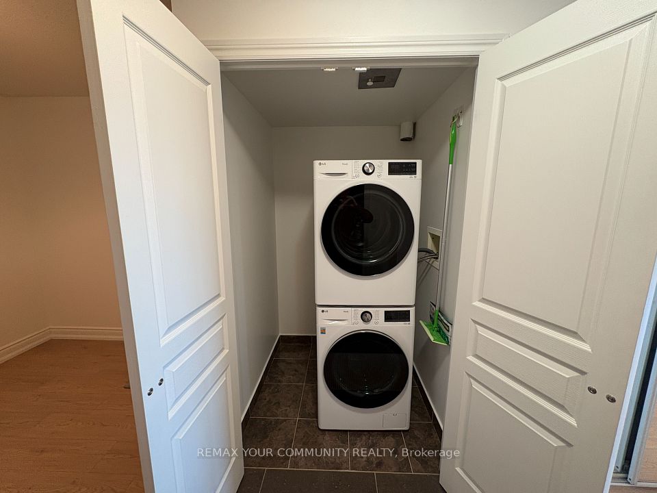 7 North Park Road 310, Vaughan, ON L4J 0C9 19
