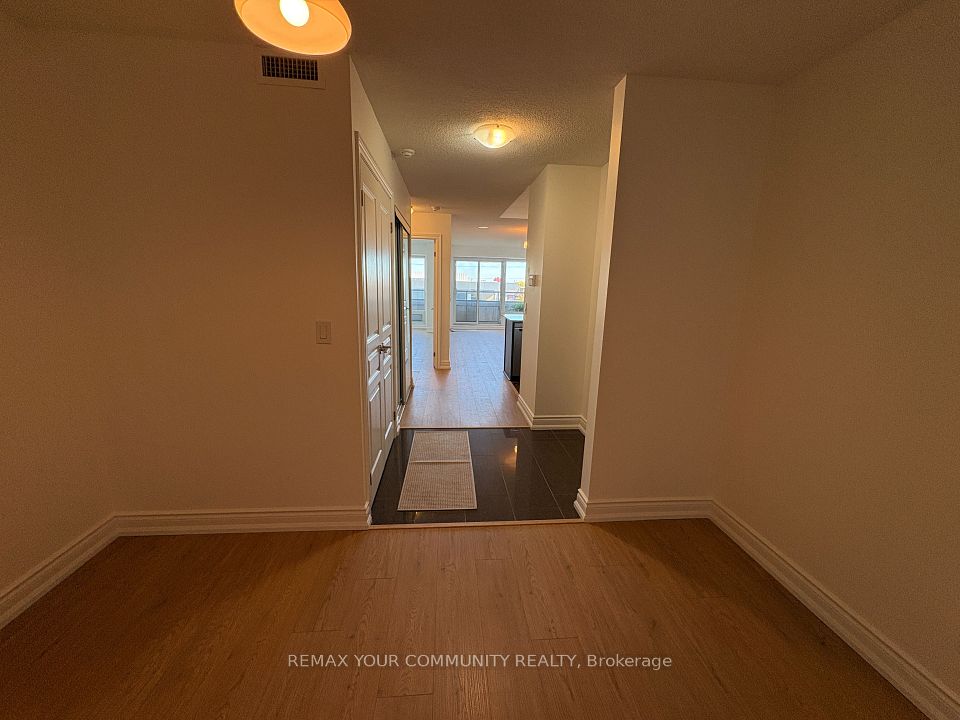7 North Park Road 310, Vaughan, ON L4J 0C9 10