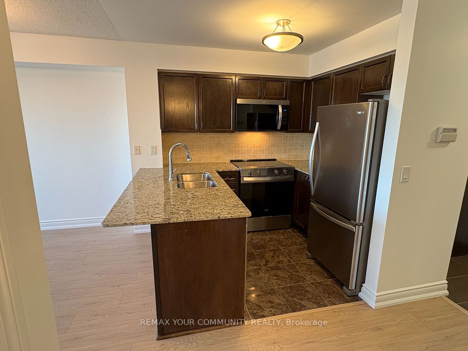 7 North Park Road 310, Vaughan, ON L4J 0C9 3