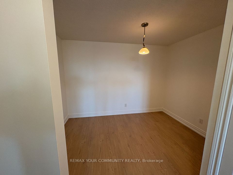 7 North Park Road 310, Vaughan, ON L4J 0C9 11