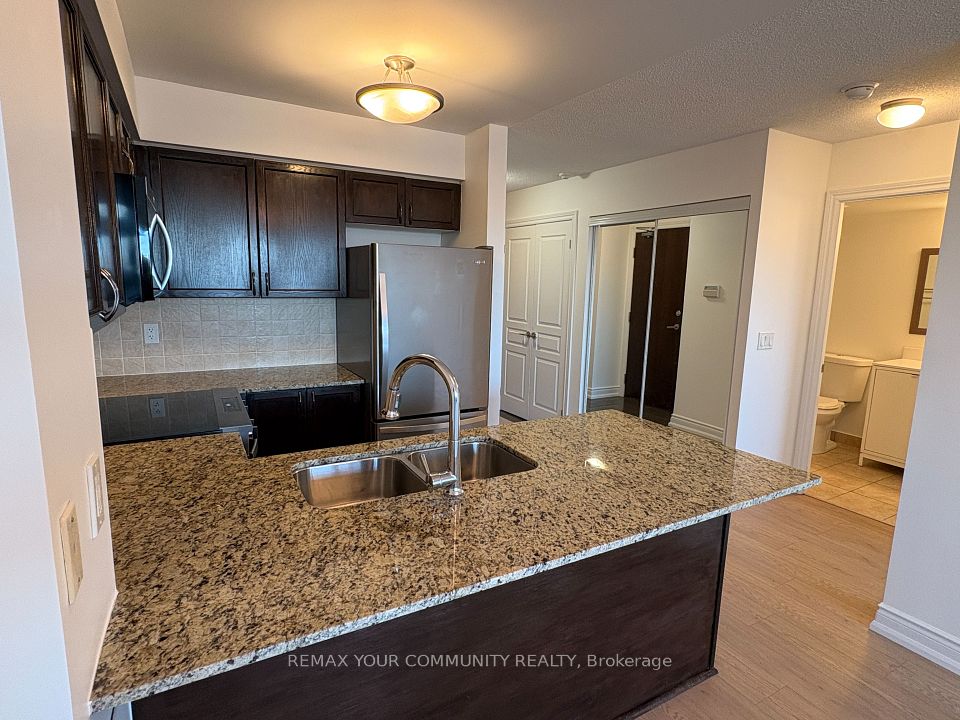 7 North Park Road 310, Vaughan, ON L4J 0C9 4