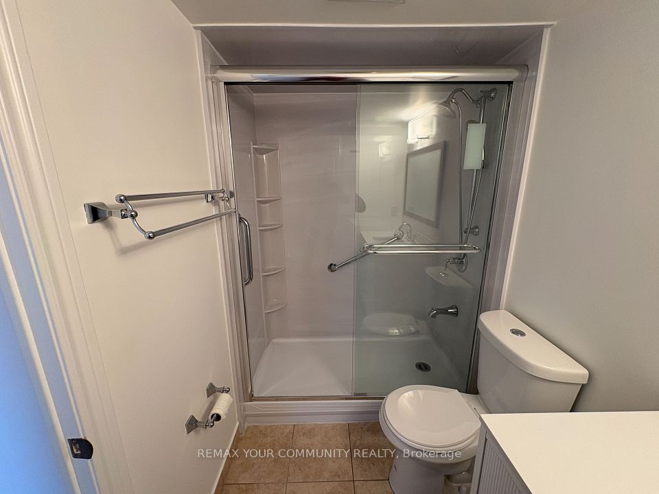 7 North Park Road 310, Vaughan, ON L4J 0C9 18