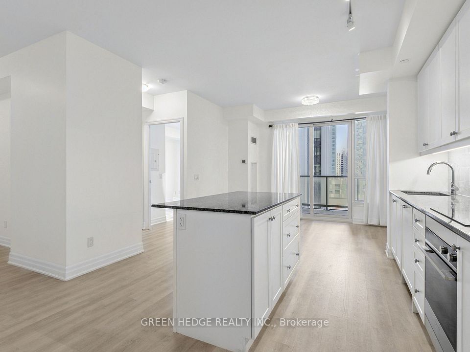 9075 JANE Street 701, Vaughan, ON L4K 0L7 6