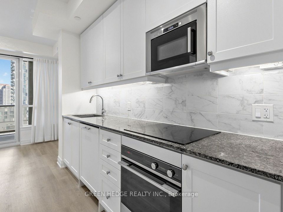 9075 JANE Street 701, Vaughan, ON L4K 0L7 7
