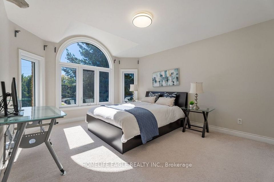 118 May Avenue, Richmond Hill, ON L4C 3S6 21