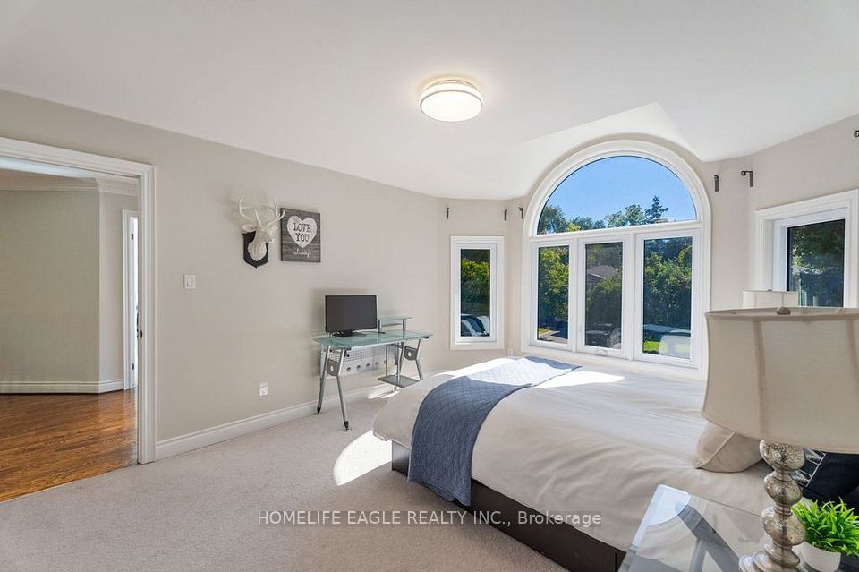 118 May Avenue, Richmond Hill, ON L4C 3S6 22