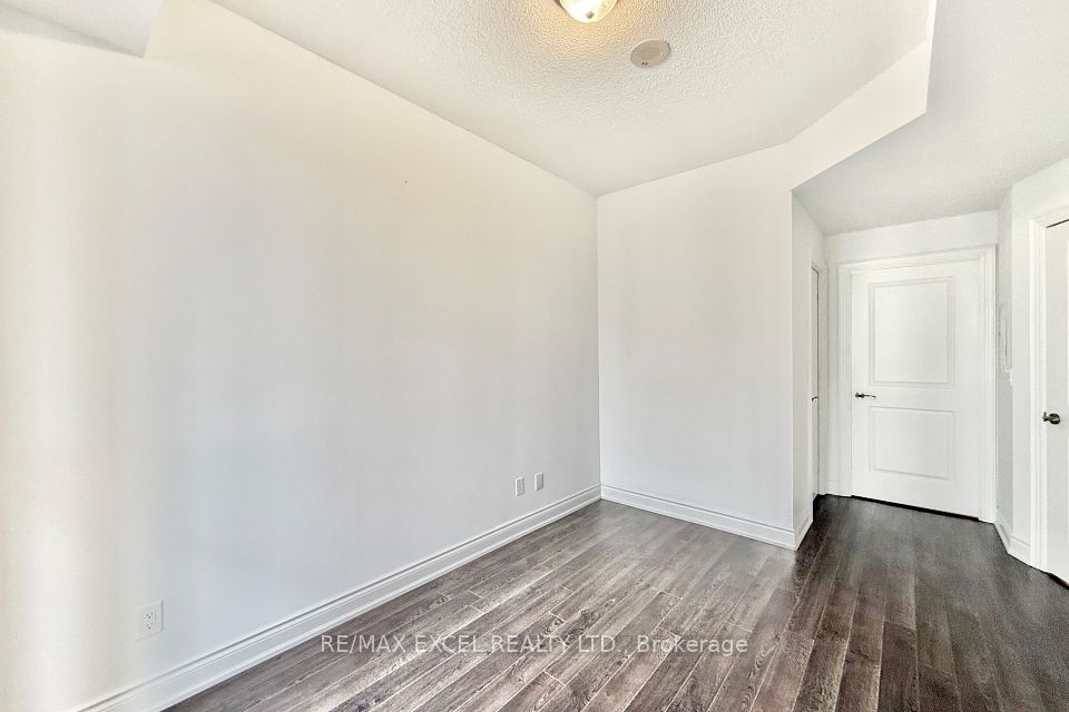 89 South Town Centre Boulevard 1609, Markham, ON L6G 0E8 15