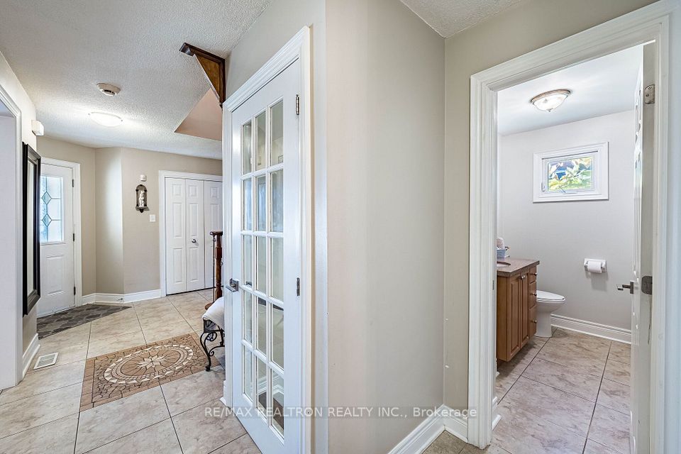 12 Fifefield Drive, Vaughan, ON L6A 1J4 15