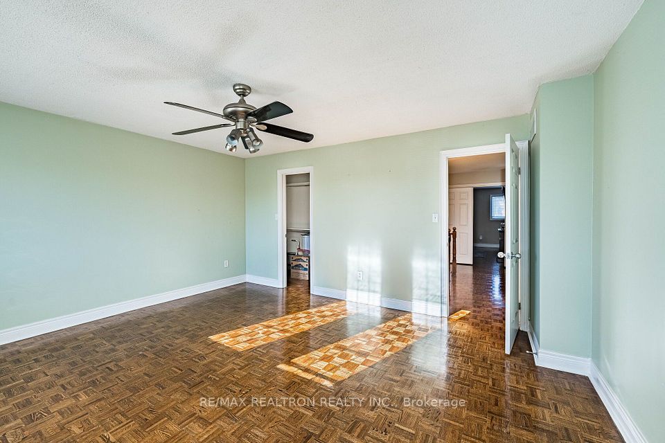 12 Fifefield Drive, Vaughan, ON L6A 1J4 25