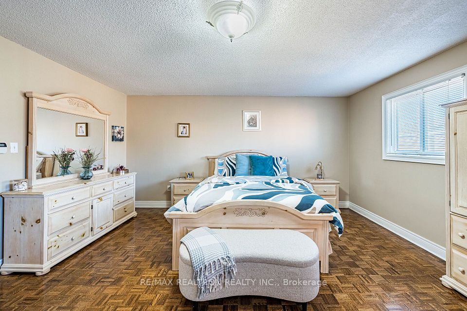 12 Fifefield Drive, Vaughan, ON L6A 1J4 20