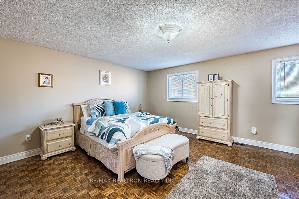 12 Fifefield Drive, Vaughan, ON L6A 1J4 19