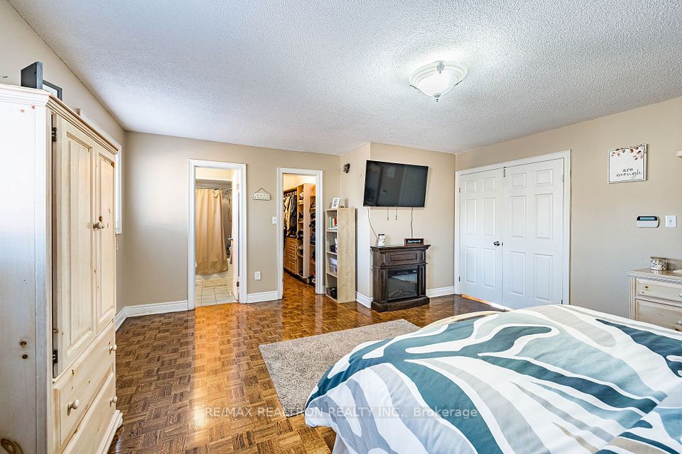 12 Fifefield Drive, Vaughan, ON L6A 1J4 22
