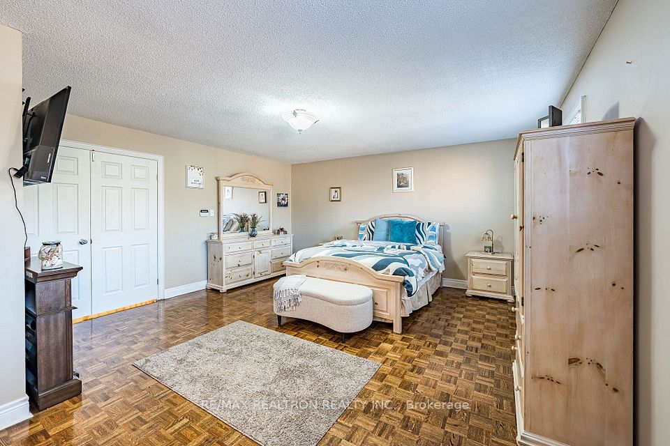 12 Fifefield Drive, Vaughan, ON L6A 1J4 21
