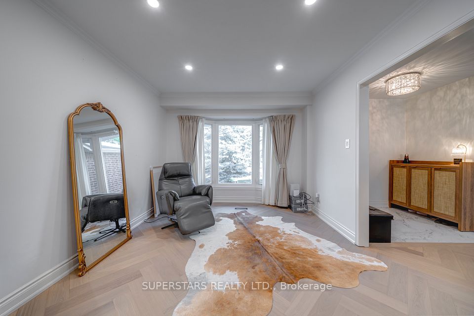 29 Barlow Road, Markham, ON L3R 8A4 6