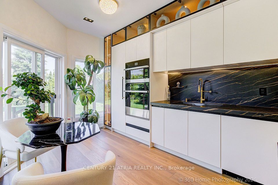 176 Laurentian Boulevard, Vaughan, ON L6A 2V6 18