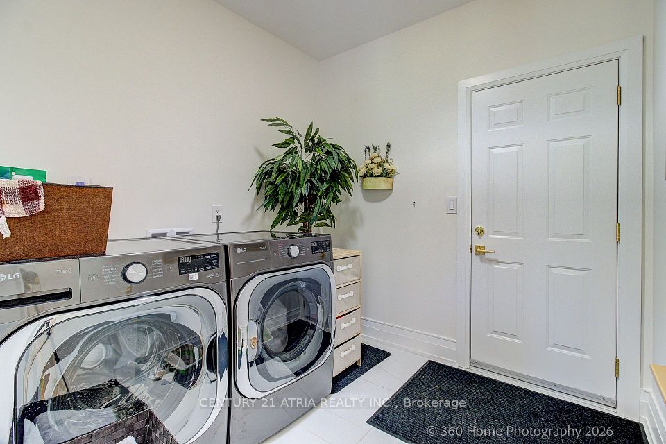176 Laurentian Boulevard, Vaughan, ON L6A 2V6 11