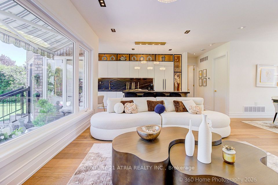 176 Laurentian Boulevard, Vaughan, ON L6A 2V6 21