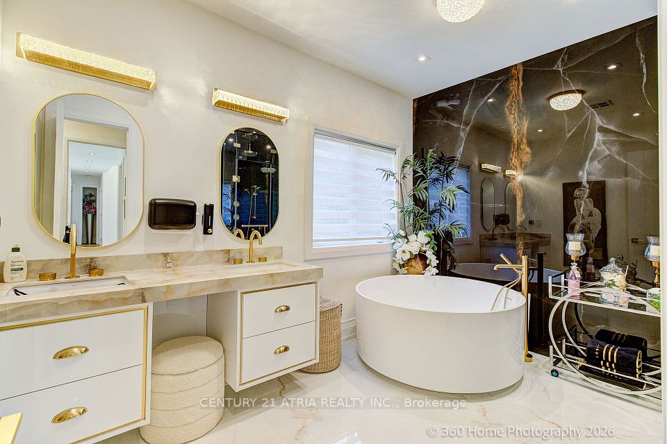 176 Laurentian Boulevard, Vaughan, ON L6A 2V6 16