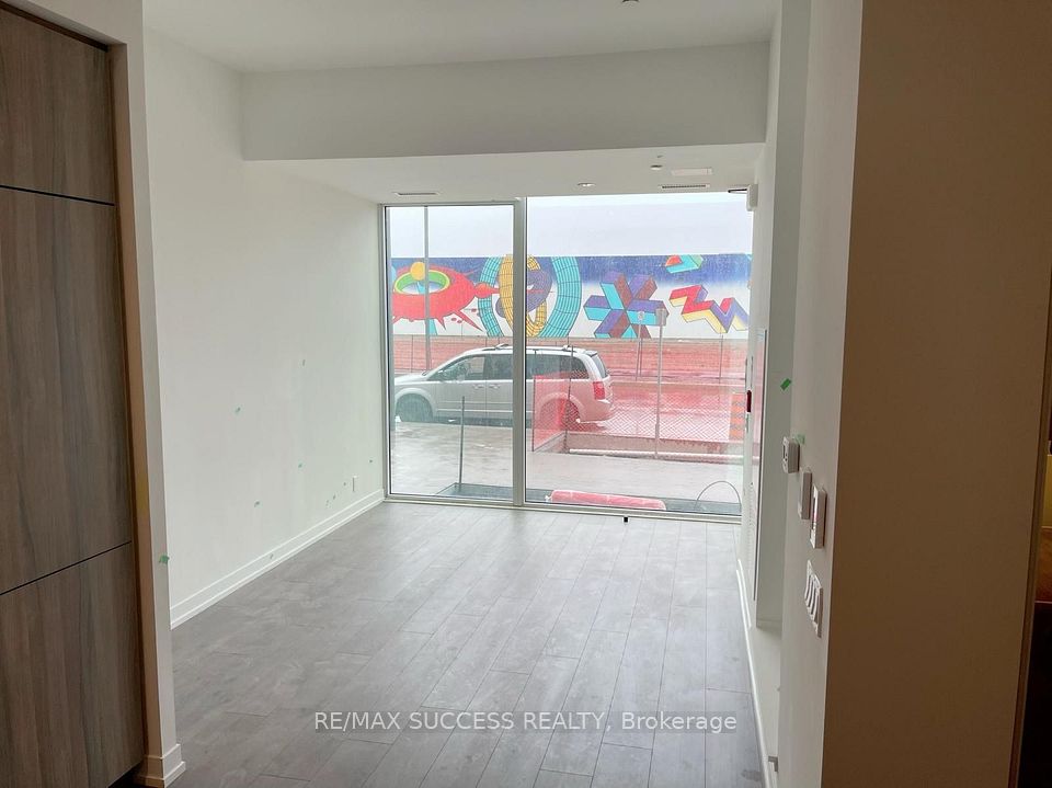 9 Buttermill Avenue 7, Vaughan, ON L4K 6M3 3