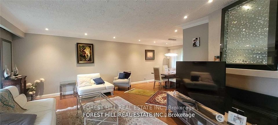 9 Vistaview Boulevard, Vaughan, ON L4J 2A5 11