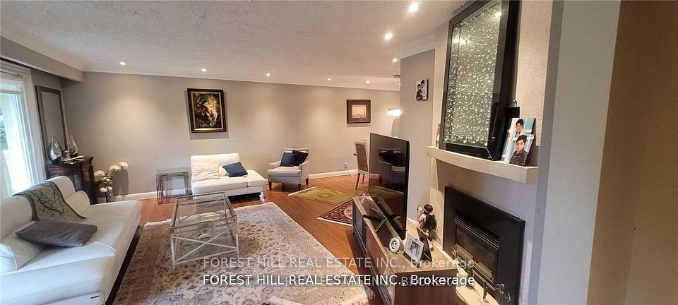 9 Vistaview Boulevard, Vaughan, ON L4J 2A5 10